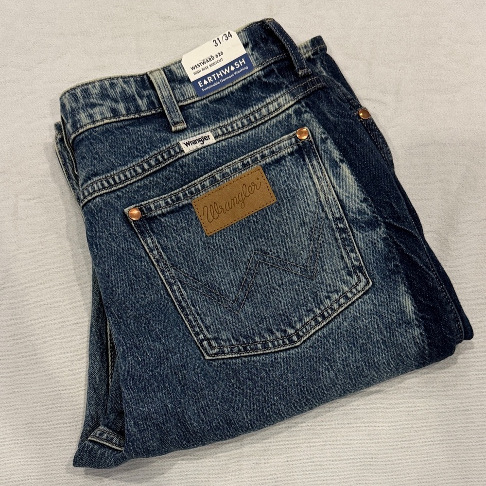 Wrangler Women’s Two Toned Bootcut Jeans